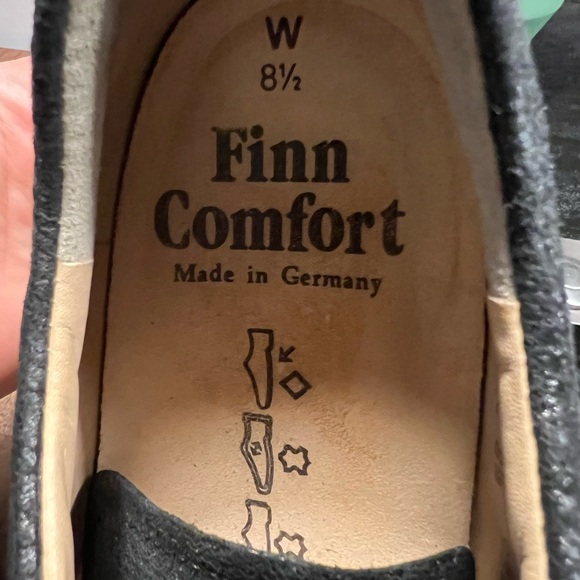 Finn Comfort Black Sneakers with Smooth Leather Finish - Picture 4 of 6